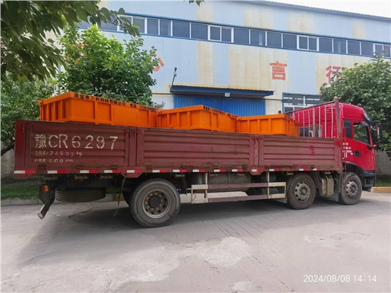 善車峪客戶訂購12臺側卸式礦車發貨完成